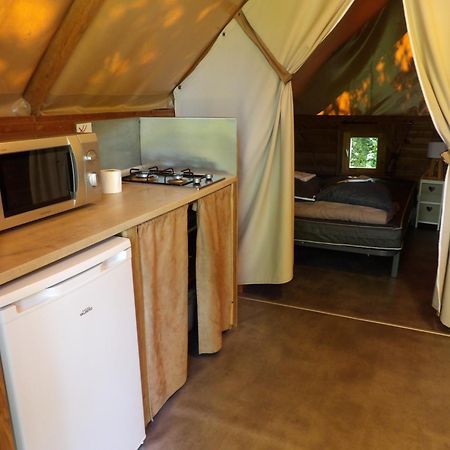 Camping Smile & Braudieres Mezieres-sous-Lavardin Exterior foto