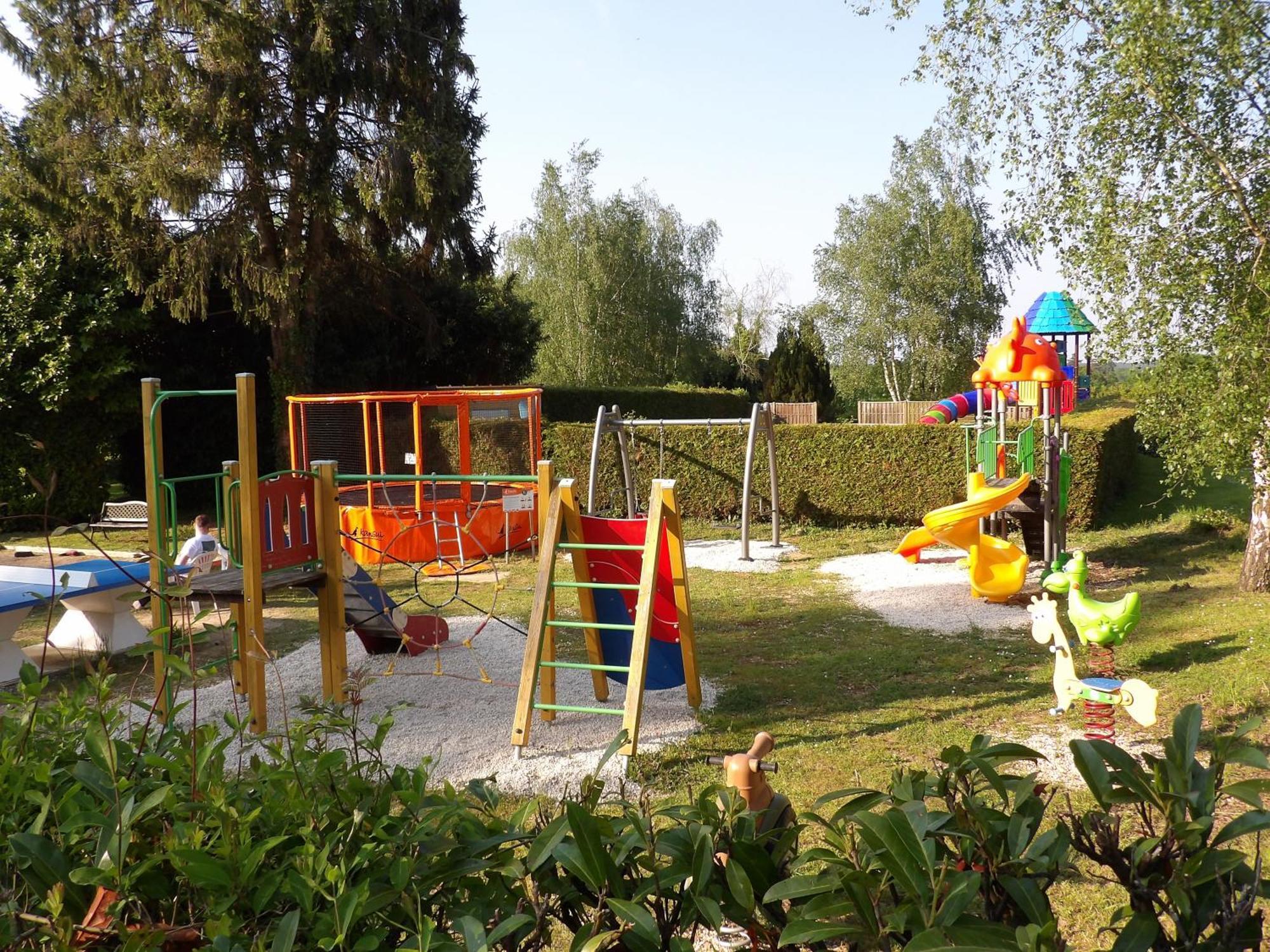 Camping Smile & Braudieres Mezieres-sous-Lavardin Exterior foto