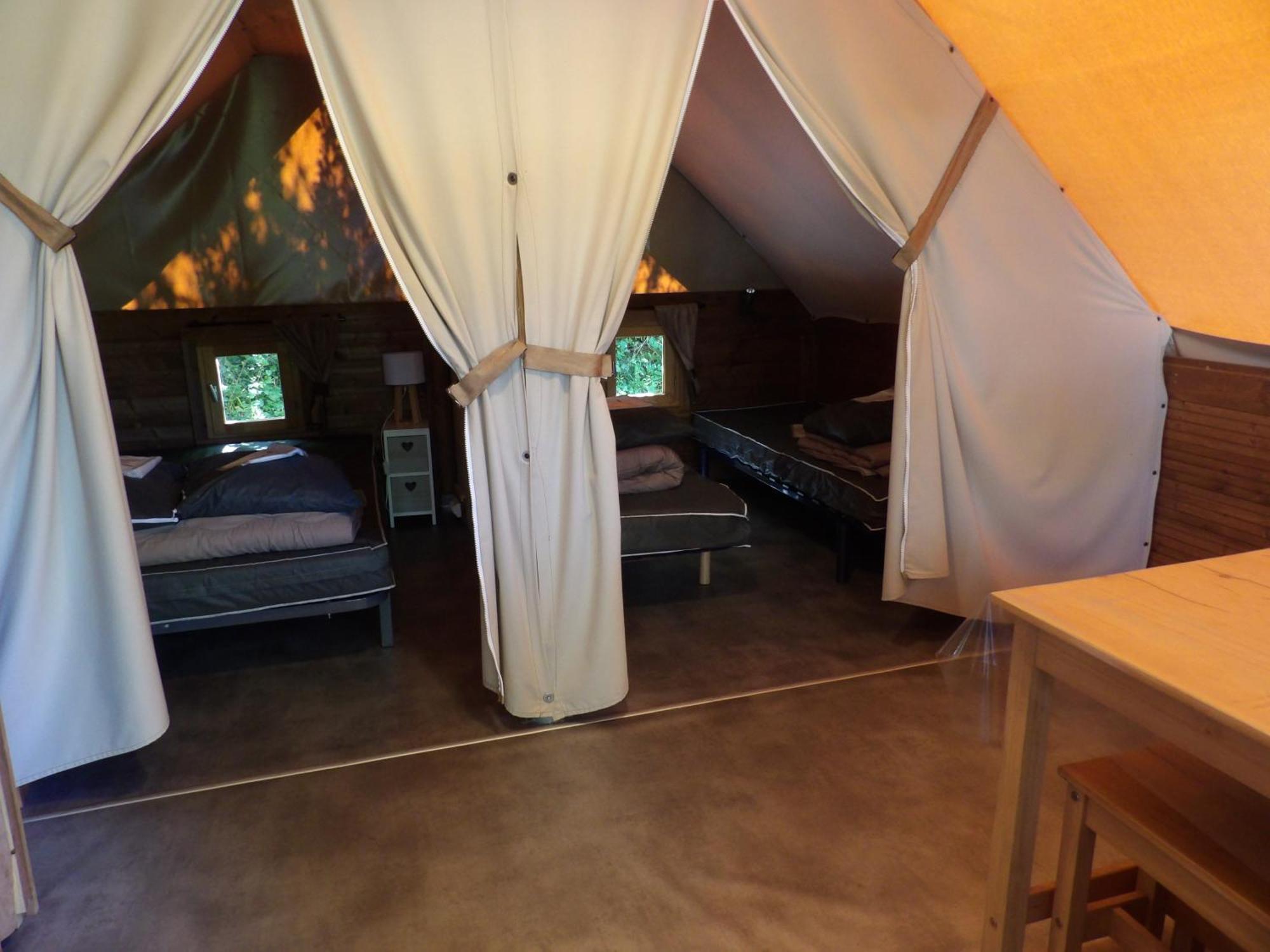 Camping Smile & Braudieres Mezieres-sous-Lavardin Exterior foto