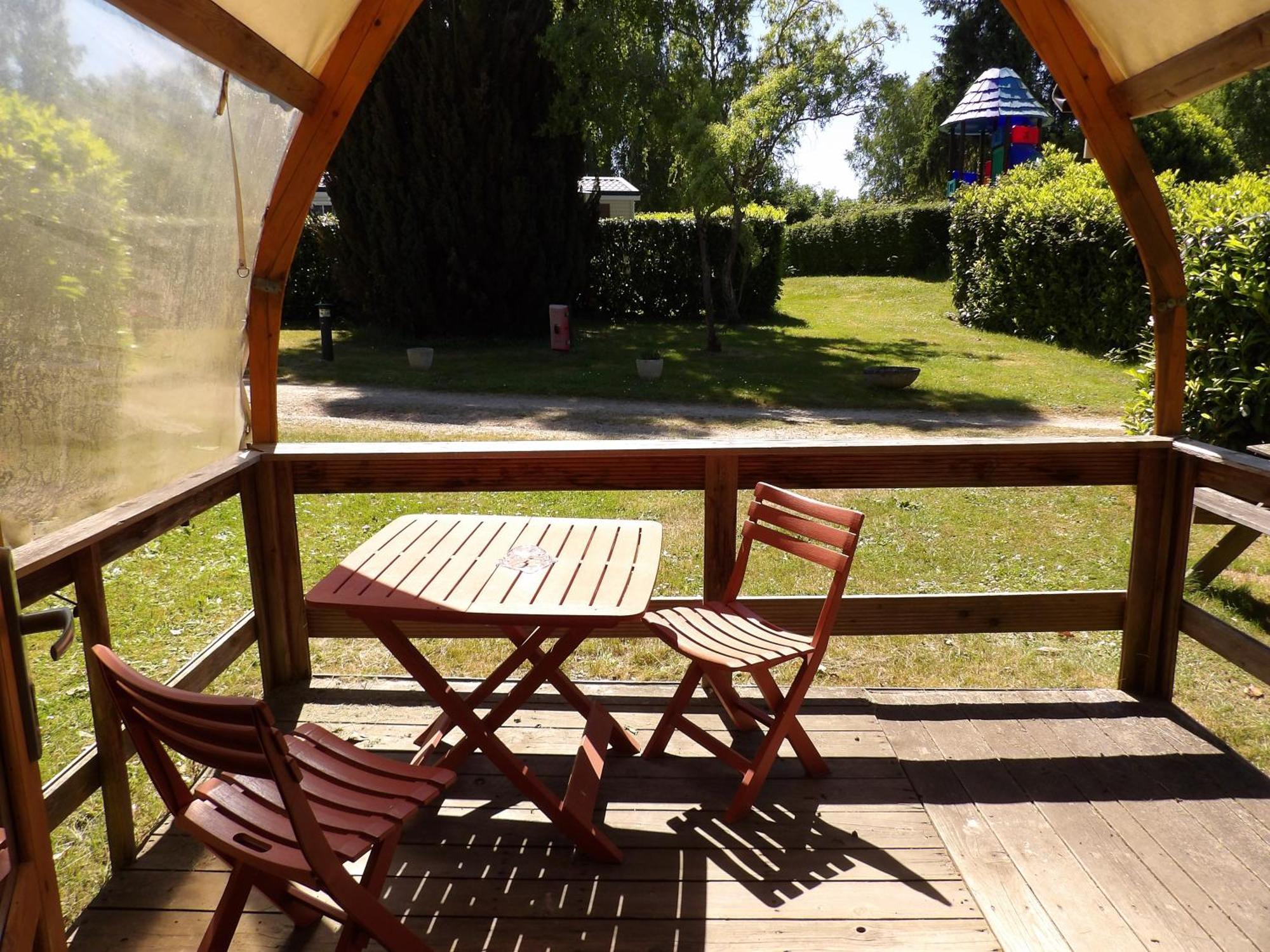 Camping Smile & Braudieres Mezieres-sous-Lavardin Exterior foto