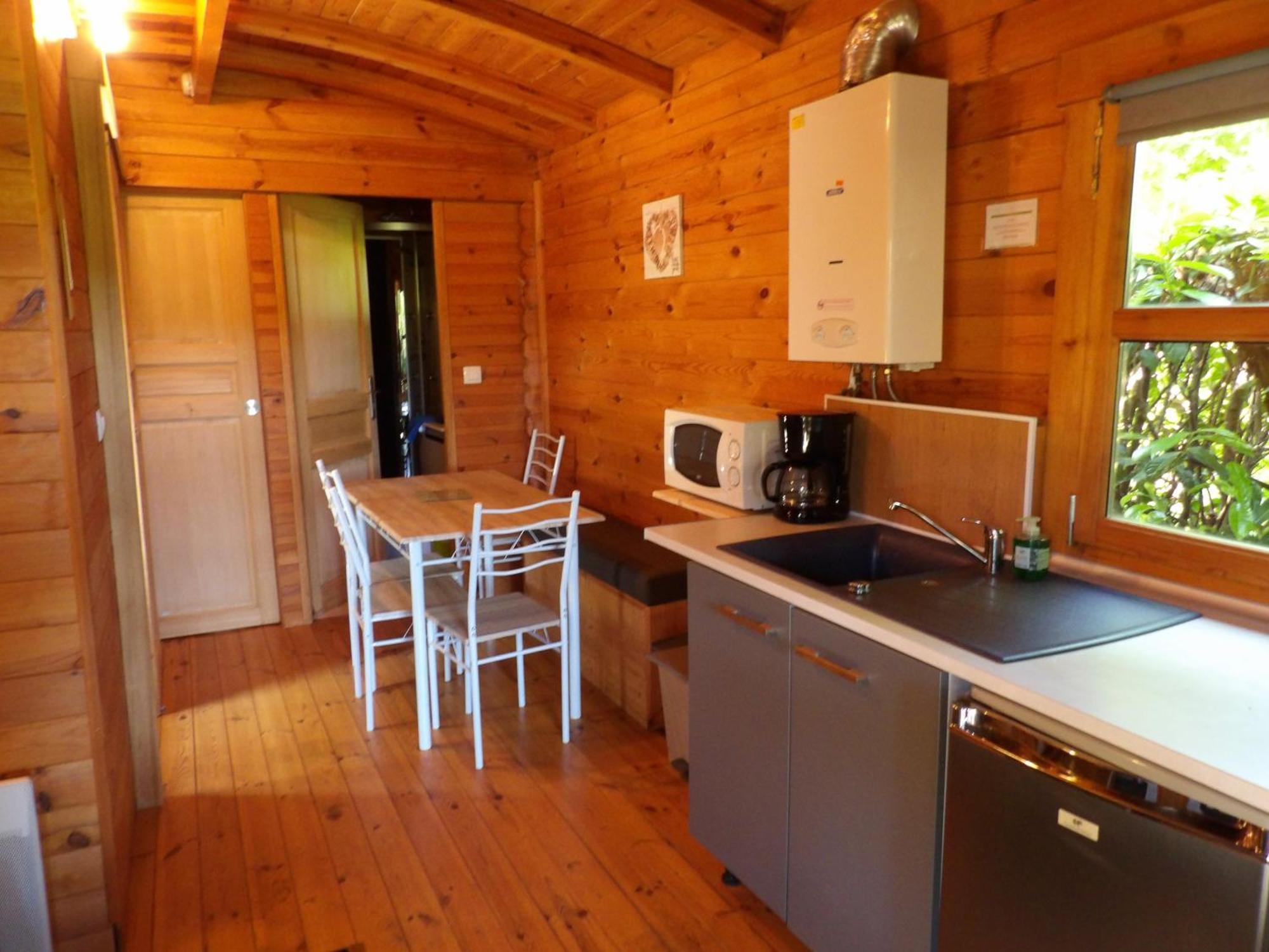 Camping Smile & Braudieres Mezieres-sous-Lavardin Exterior foto